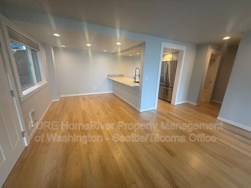 Renton Condo: 3306 Lake Washington Blvd N