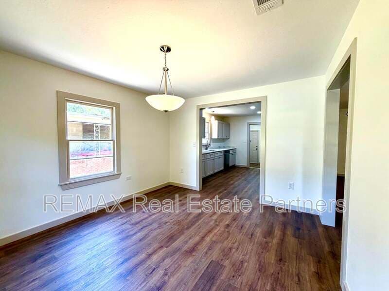 Hattiesburg House: 711 N 19th Ave