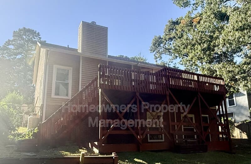 Fayetteville House: 4436 Briton Circle