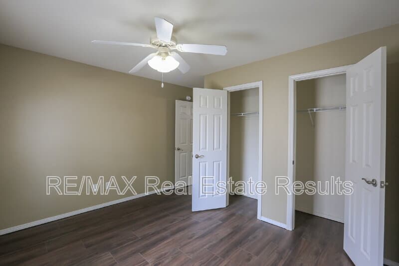 Centerton House: 1071 Evergreen St