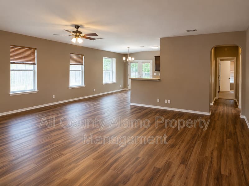 Selma House: 9006 Pinseeker
