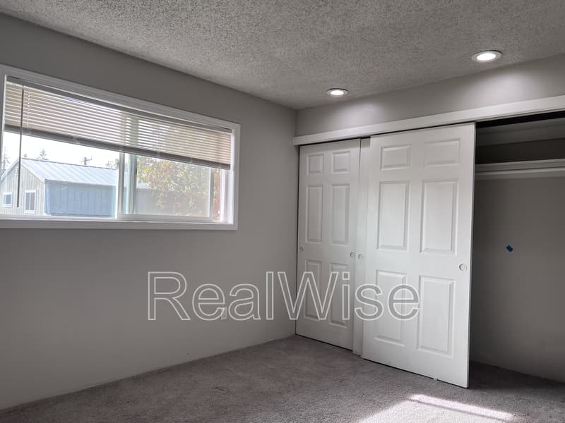 Portland Condo: 2413 SE 135th Ave