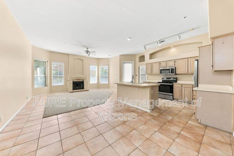 Phoenix House: 1619 E Kathleen Rd
