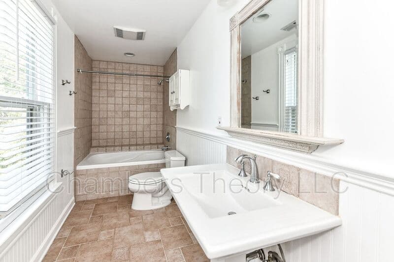 Dunn Loring House: 2415 Sandburg St