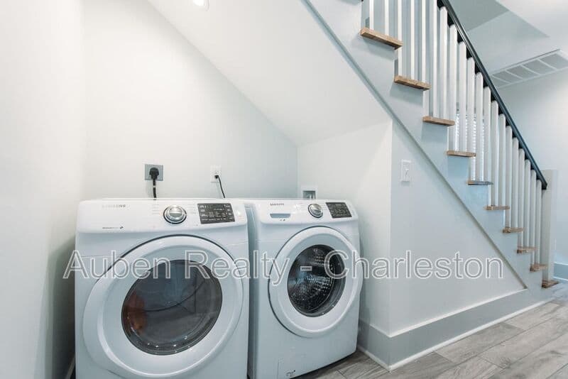 Charleston Condo: 10 Orrs Ct