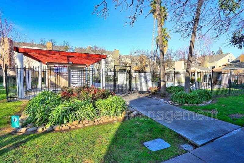 Sacramento Condo: 1019 Dornajo Way