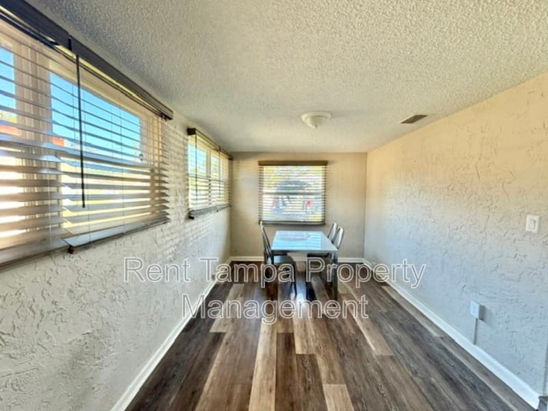St. Petersburg House: 1635 40th Street South