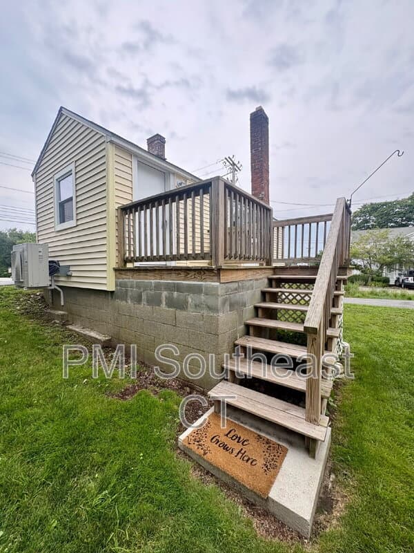 Groton Condo: 12 Fort Hill Road
