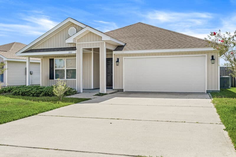 PANAMA CITY House: 7157 Hatteras Blvd