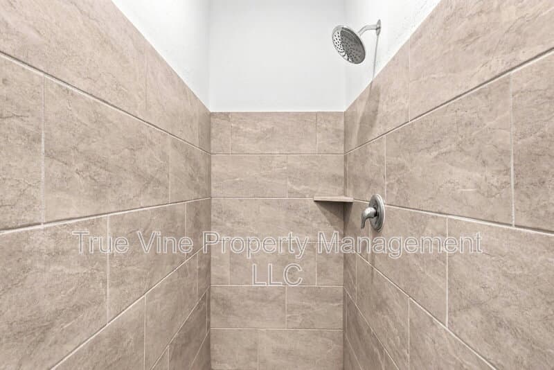 Saint Hedwig House: 5432 Cloves Cove
