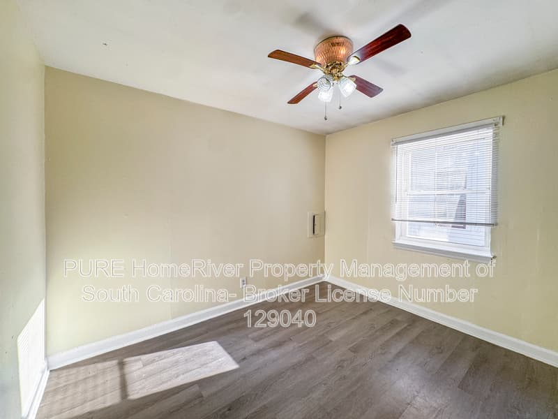 Columbia House: 2413 Laurel St