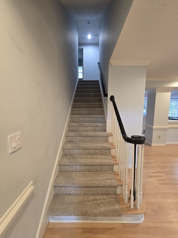 Raleigh House: 5516 Den Heider Way