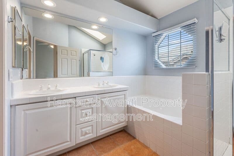 San Diego Condo: 12507 El Camino Real