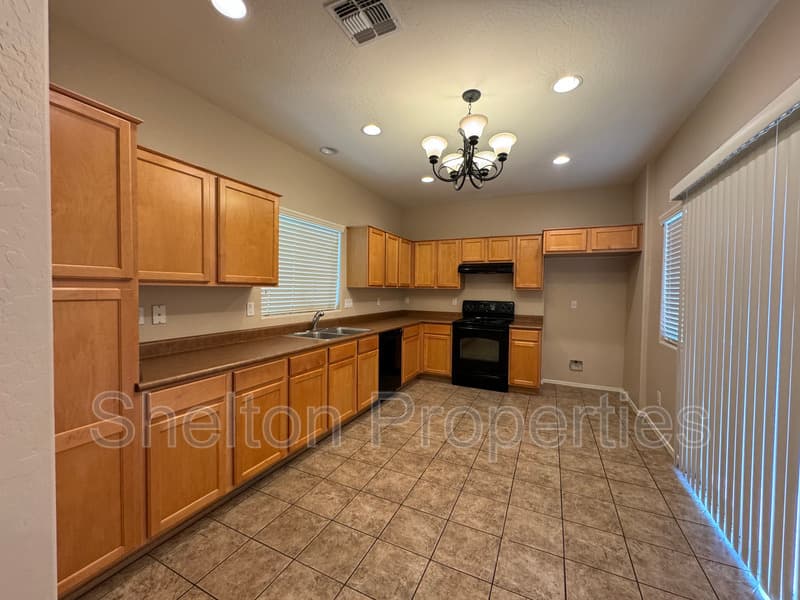 Goodyear House: 14873 W Ashland Ave