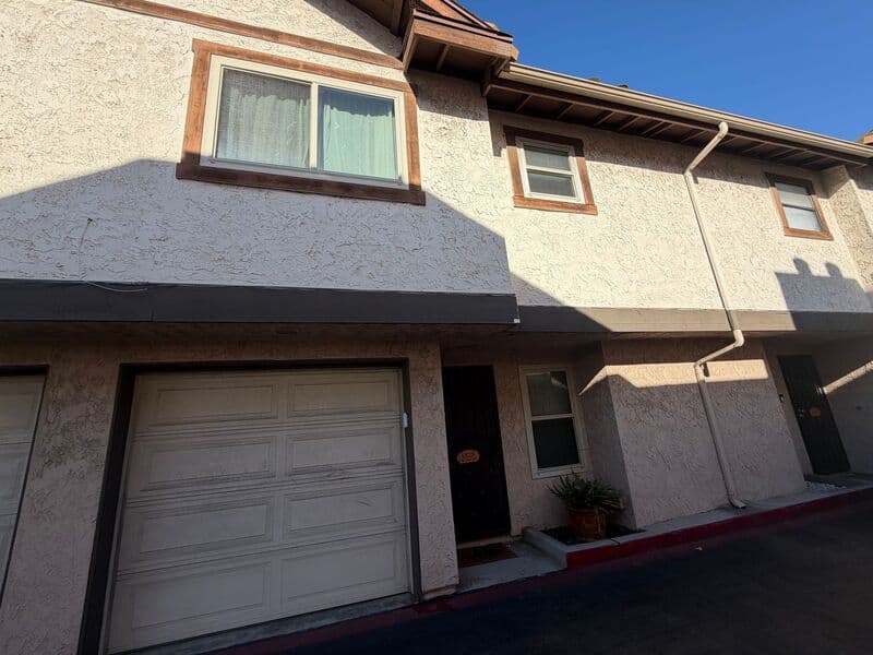 San Diego House: 5402 Balboa Arms