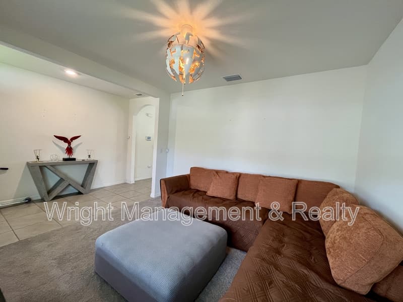 Odessa House: 15450 Black Pepper Lane