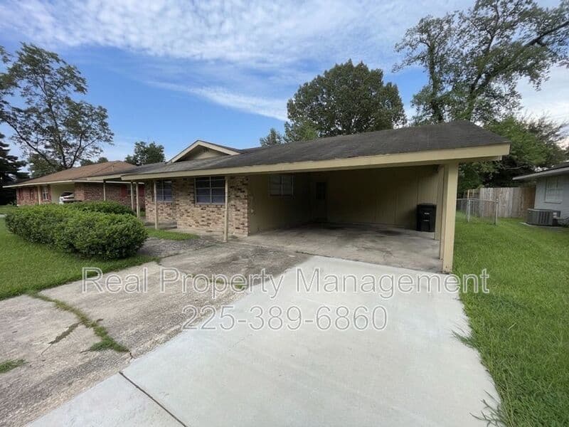 Baton Rouge House: 275 W Chalfont Dr.