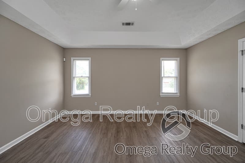 Smiths Station House: 144 Lee Road 318