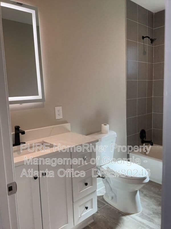 East Pt House: 2172 Ben Hill Rd