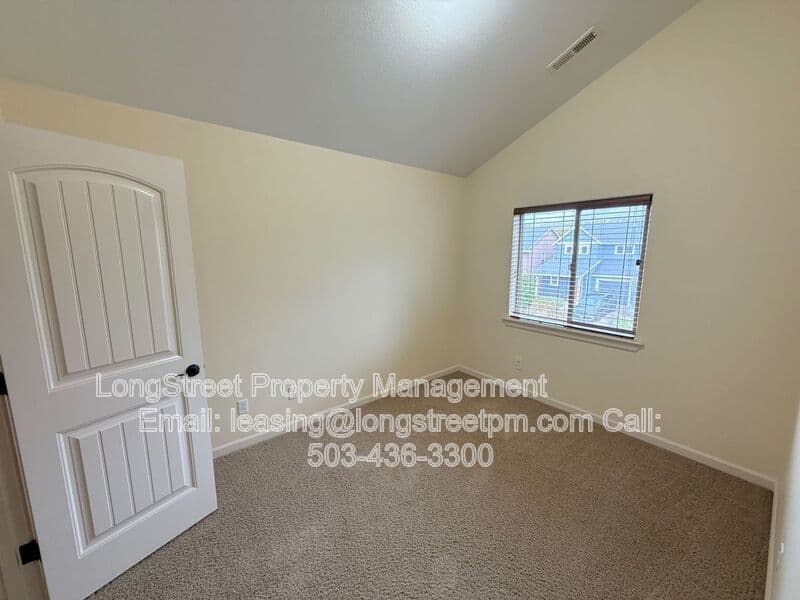 Salem House: 823 Crouchen St NW