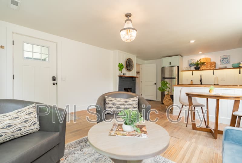 Chattanooga House: 607 Franklin St
