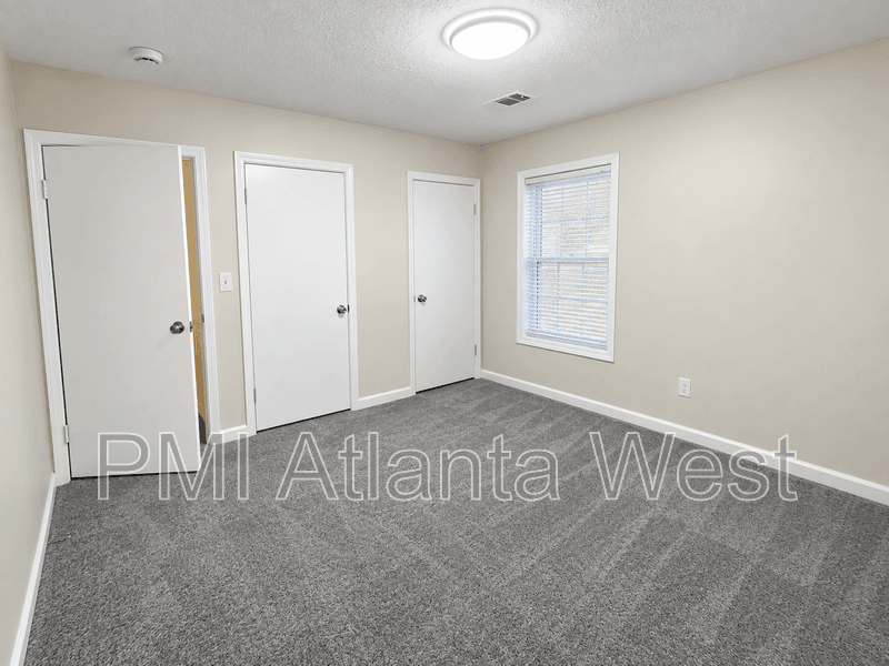 Smyrna Condo: 2132 Valley Oaks Dr SE