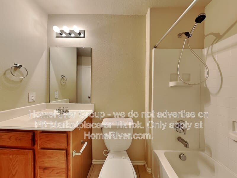 Allen Townhome: 1127 Sophia St