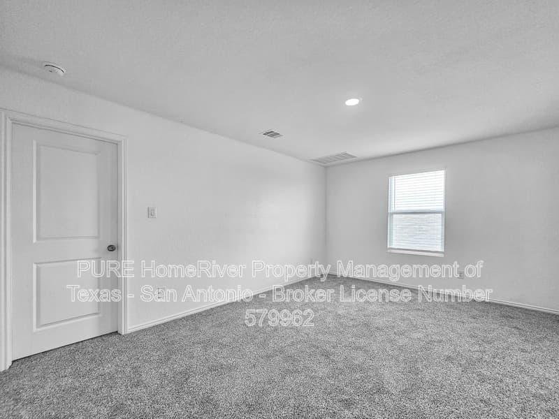 New Braunfels House: 2442 Broken Arrow