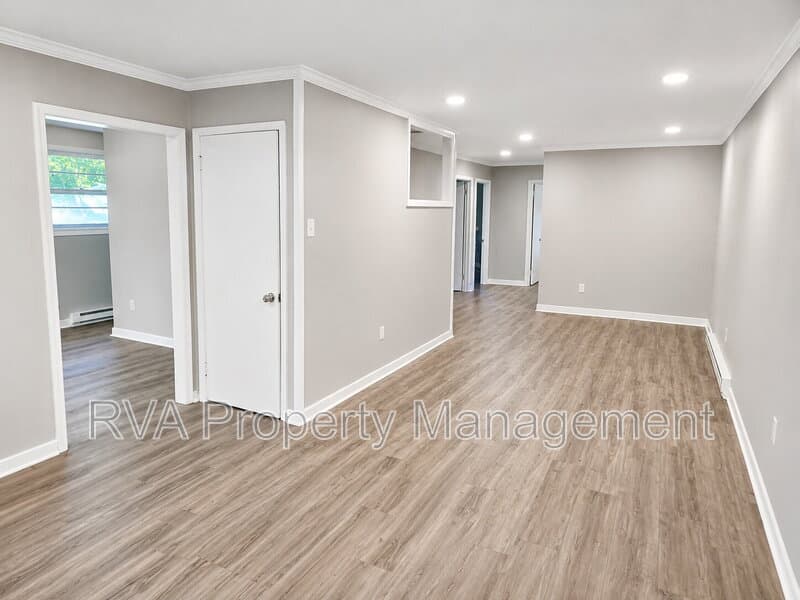 Mechanicsville House: 4476 Country Walk Lane