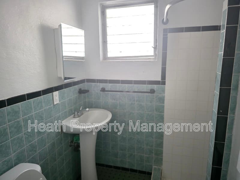 Largo House: 504 6th Ave NW