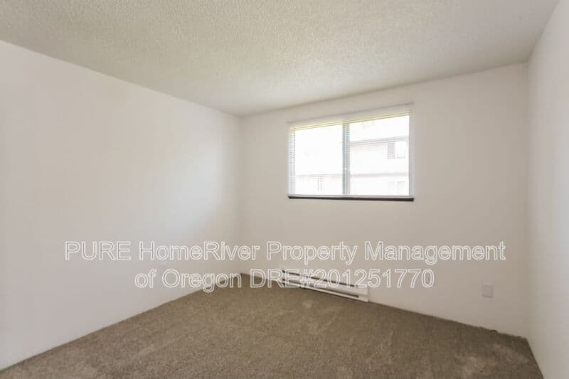 Portland Apartment: 14124-14212 NE Sandy Blvd