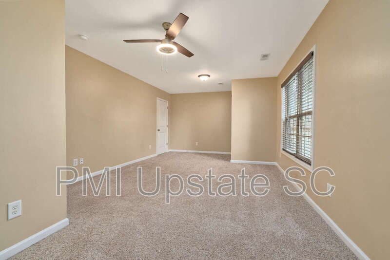Simpsonville House: 218 Marefair Ln