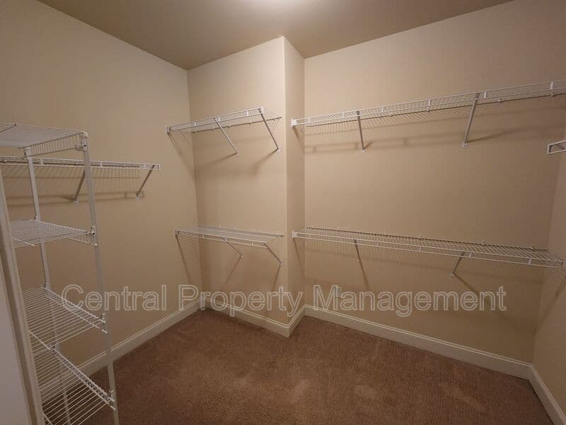 Simpsonville House: 265 Meadow Blossom Way