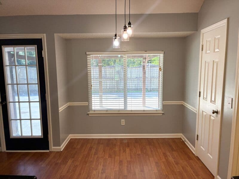 Rincon House: 105 E 9th St