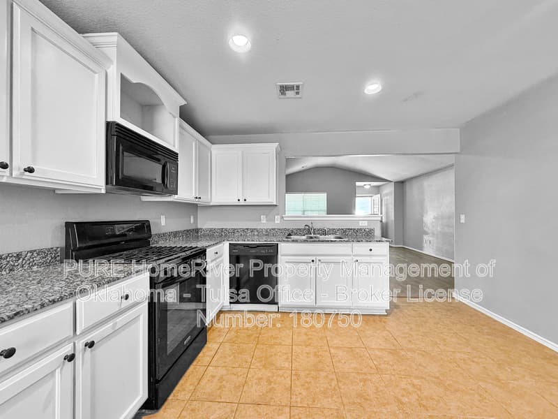 Bixby House: 8758 E 160th Pl S