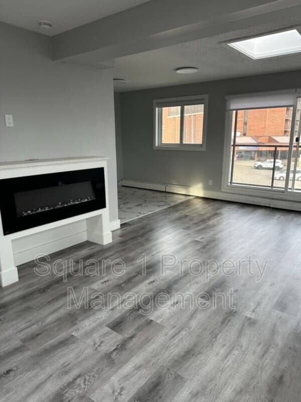 Edmonton Condo: 11045-128 Street