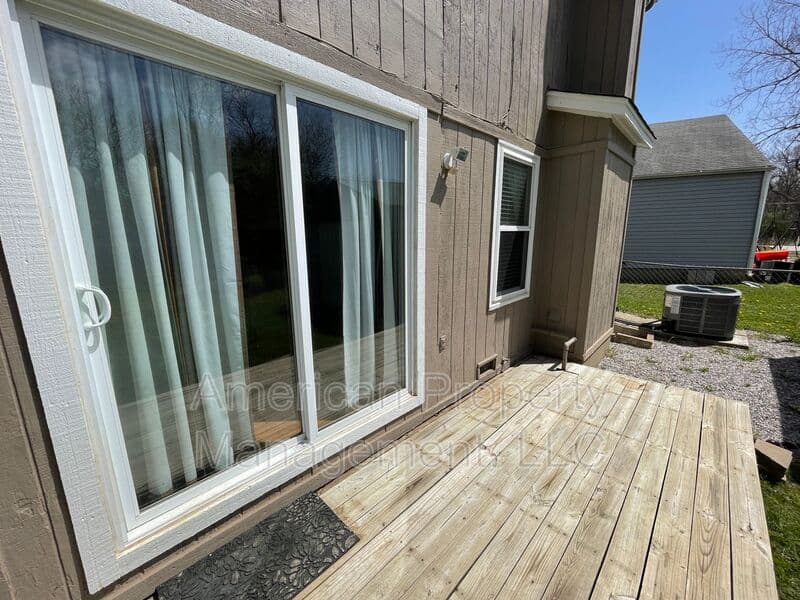 Tulsa House: 1704 W 62nd St S