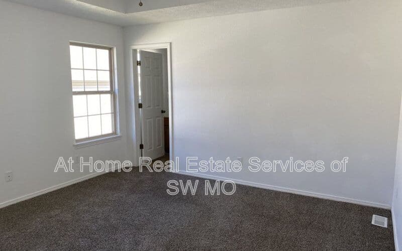 Ozark Condo: 1019 N 25th