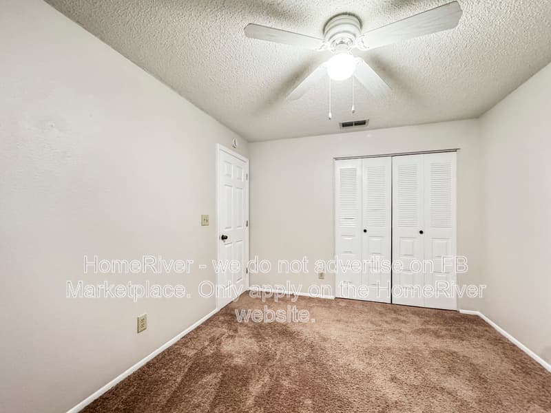 Riverview House: 13421 Laraway Dr