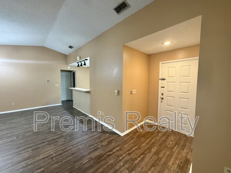 Palm Harbor House: 3371 Brodie Way