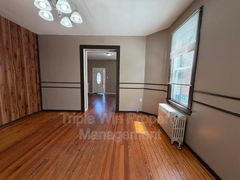St. Louis House: 5246 Blow St