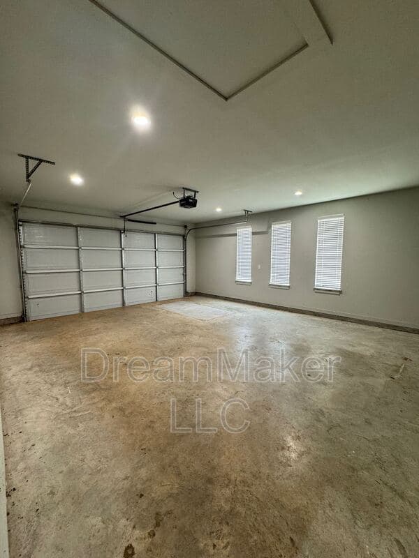 Goldsby House: 893 Flowers Drive