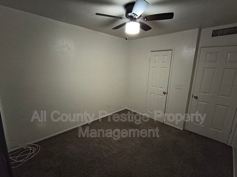Glendale Townhome: 7524 N 47th Dr.