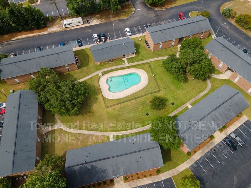 Fayetteville House: 5858-D Century Oaks Drive