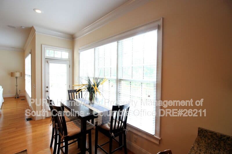 Columbia House: 395 Highland Point Drive
