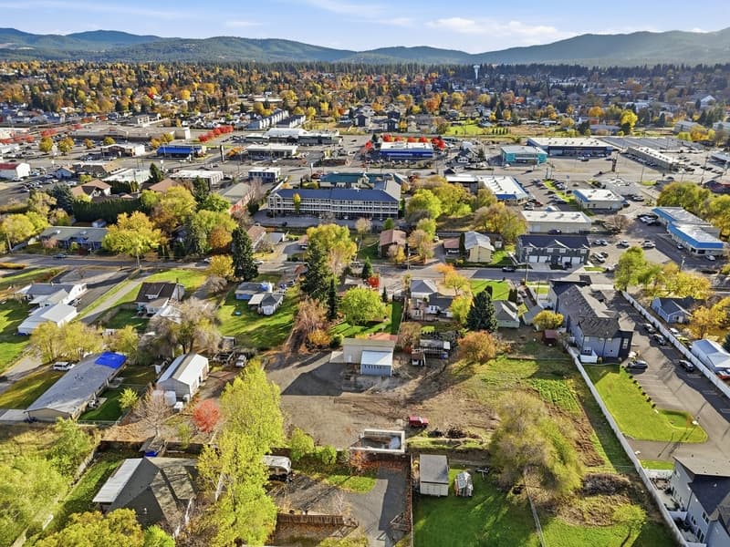 Spokane Valley House: 12707 East Main Avenue - 1