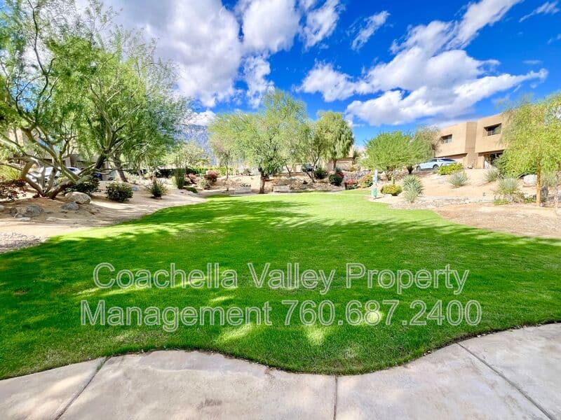 Palm Springs House: 353 Cheryl Dr