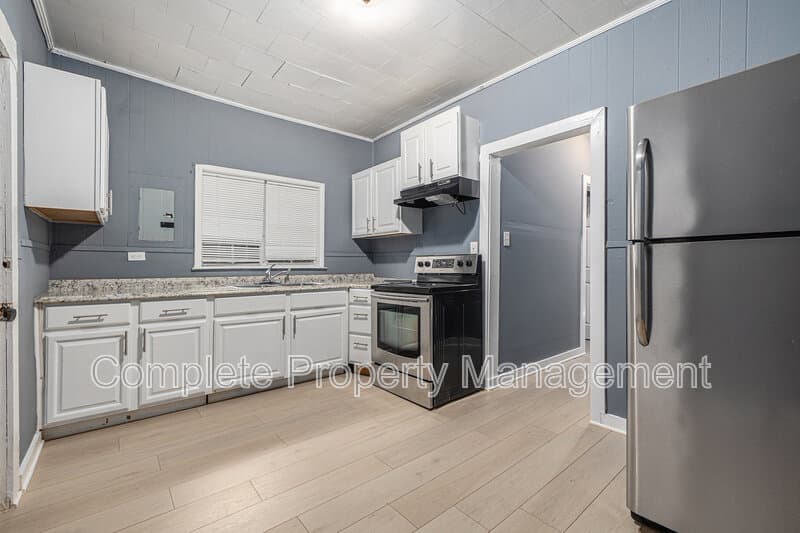Bessemer House: 5906 5th Street South