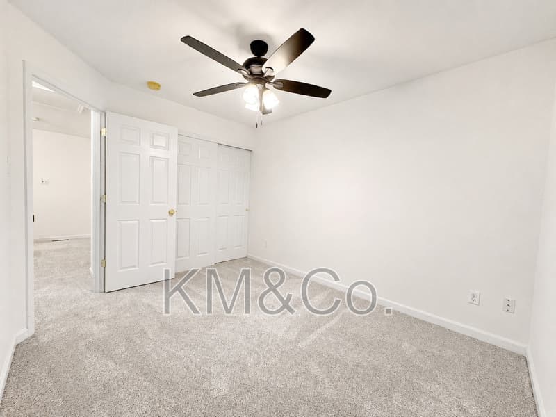 OFallon Townhome: 213 Countryshire