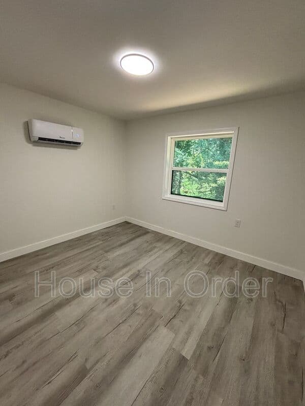 Rutherfordton House: 211 Cowan St